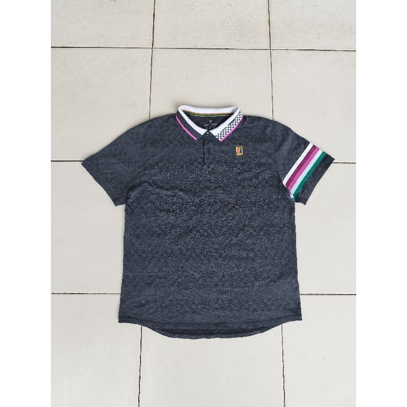 kaos kerah nike court small logo