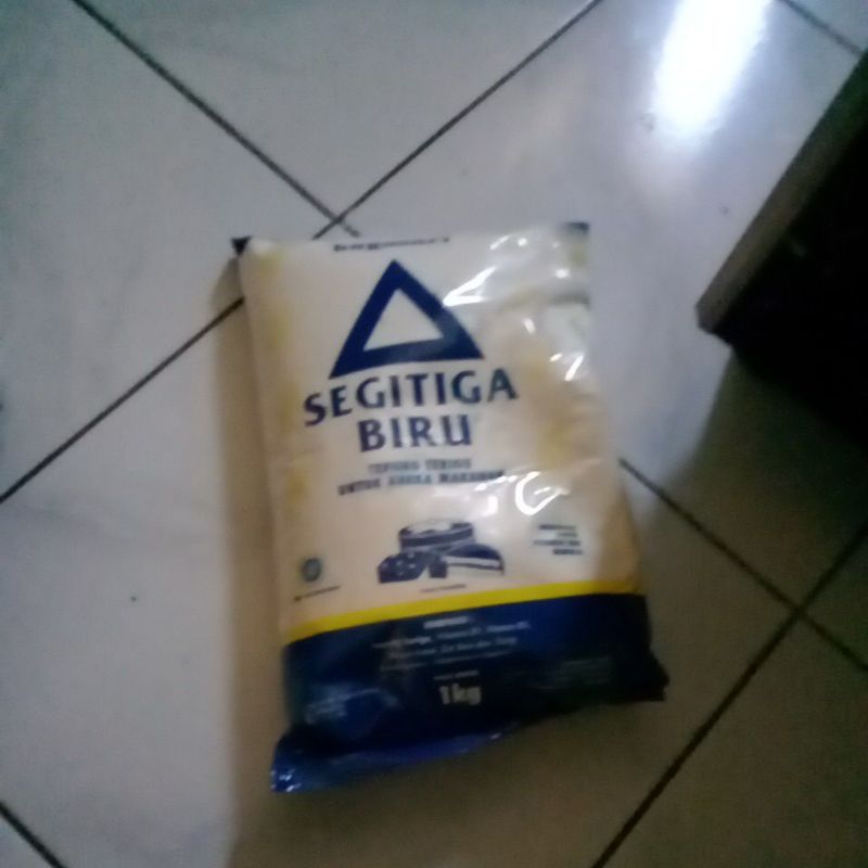 

tepung terigu segitiga biru