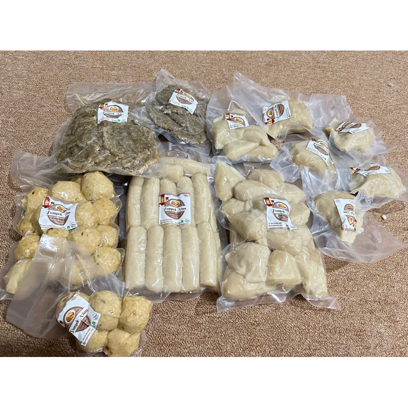 

pempek palembang 10pcs campur