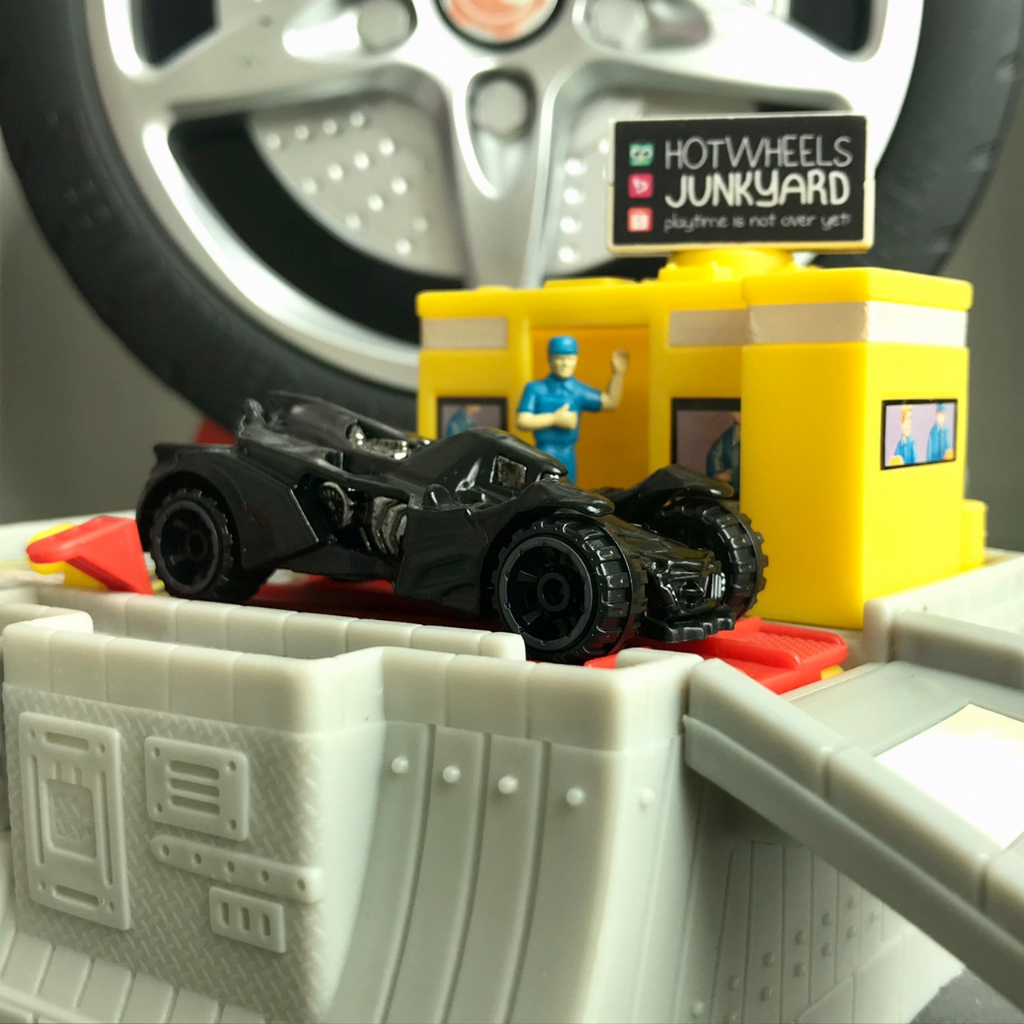 Hot Wheels Batman Arkham Knight Batmobile