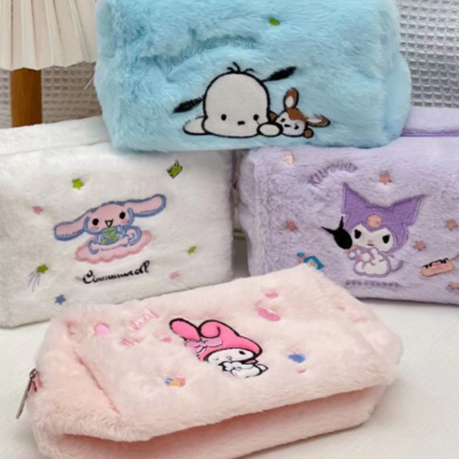 

Tempat Pensil Bulu Besar Karakter SANRI0 / Tempat Alat Tulis Bulu Kuromi Melody / Fluffy Pencil Case Kuromi / Dompet Bulu Serbaguna Karakter