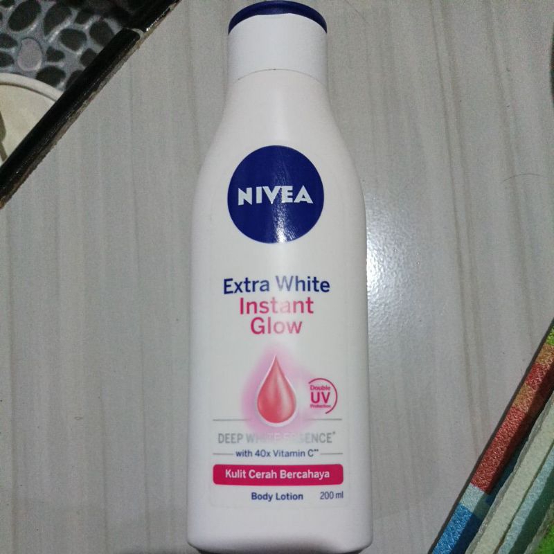 Handbody nivea instant glow