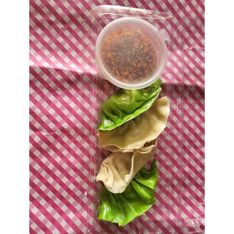 

gyoza chili oil halal isi ayam pake gojek ya