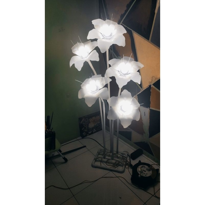 Xaviertaran Set Standing Bunga Lampu Kelopak Rakitan