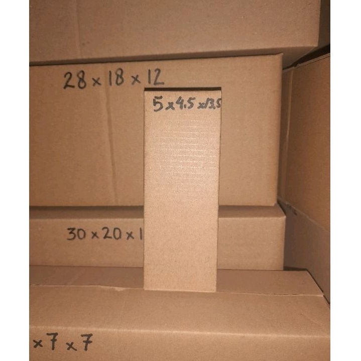 

kardus 5x4.5x13.5 cm die cut kuncian polos
