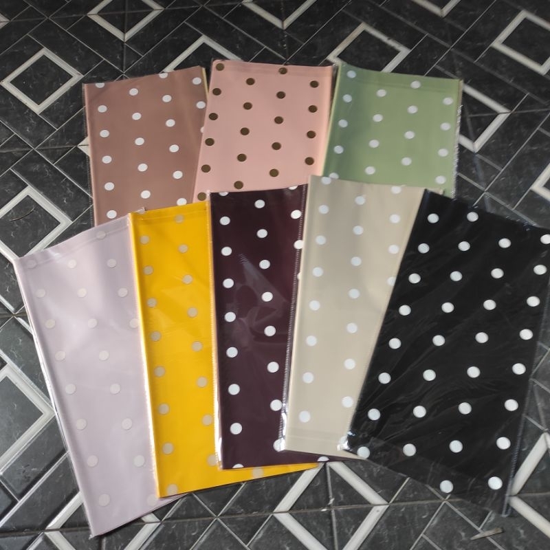 

Kertas Buket Kertas Cello List Gold isi 5 lembar