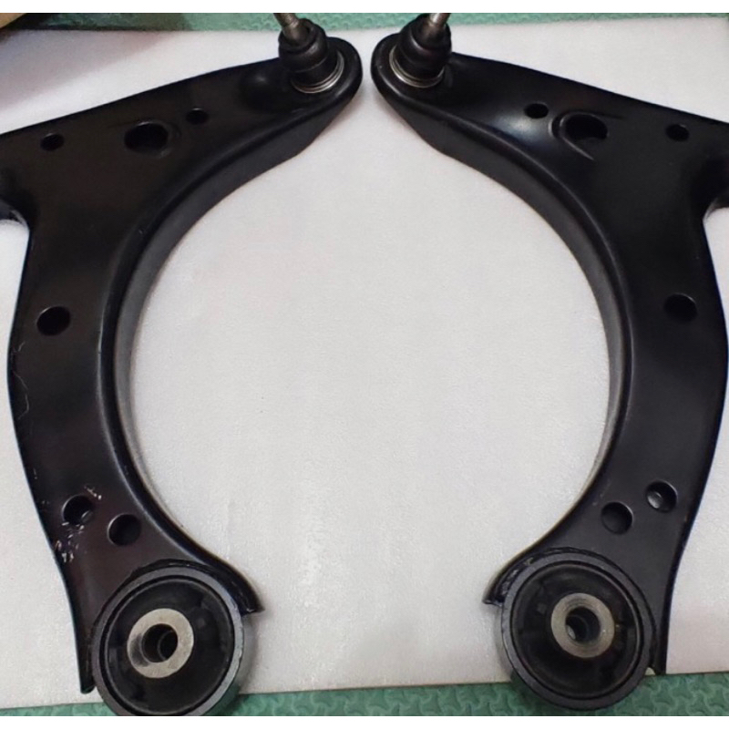 Lower arm sayap toyota AVANZA
