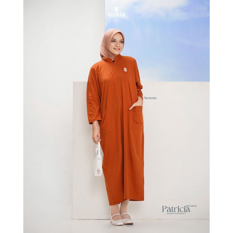 Patricia midi dress by Quinza