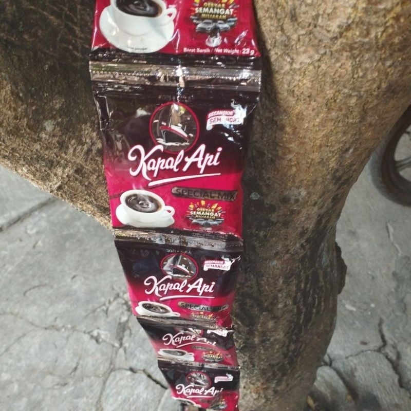 

Kopi Kapal Api Spesial Mix 23g harga 1 renteng