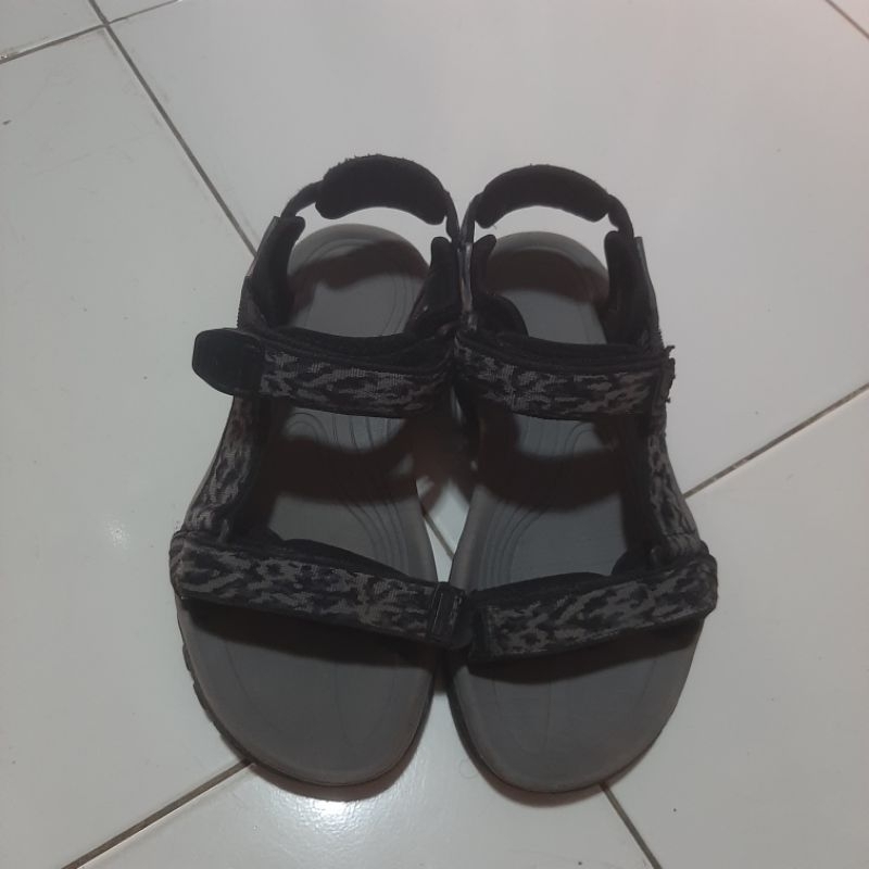 SANDAL GUNUNG/HIKING/OUTDOOR PRIA / WANITA TOREAD original
