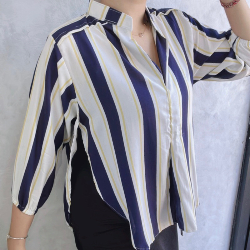 kemeja blouse jumbo Fuxii-Putih