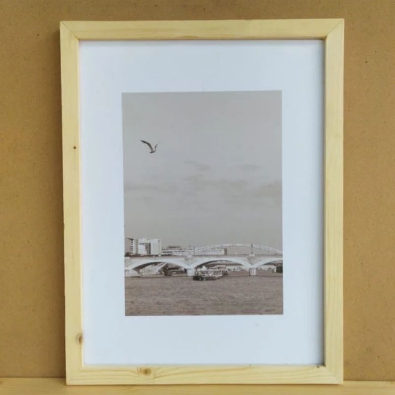 Pigura / frame foto /Bingkai Kayu 2D ukuran A3 (+Kaca Acrylic anti pecah)