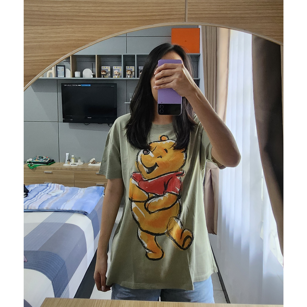 PRELOVED KAOS PULL AND BEAR WINNIETHEPOH