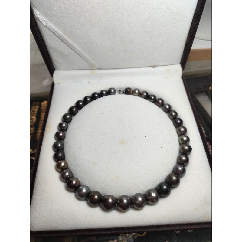 mutiara air laut hitam