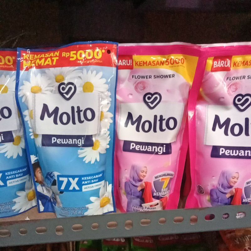 Molto pewangi kemasan 5000netto 250ml