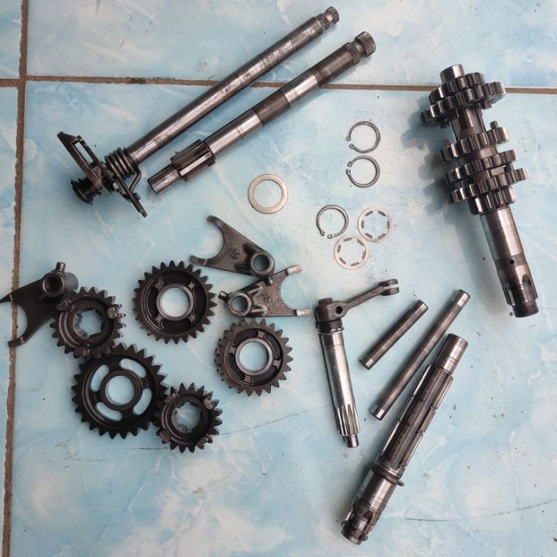 RASIO SATRIA FU - GEAR BOX SATRIA FU rasio ecer suzuki satria Fu 150 rasio satria Fu rasio eceran sa