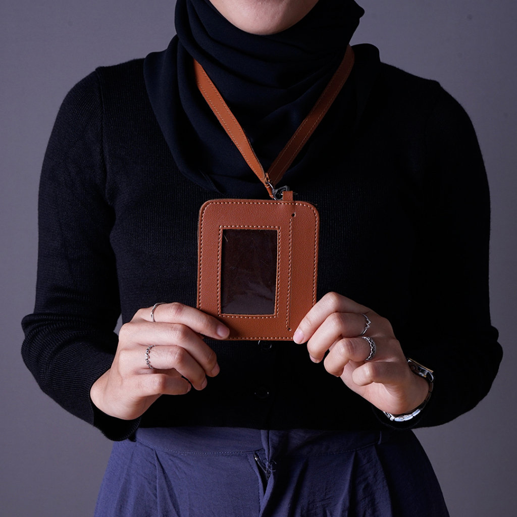 

CARD HOLDER/ID CARD MODEL SIMPLE KUALITAS PREMIUM ENT02