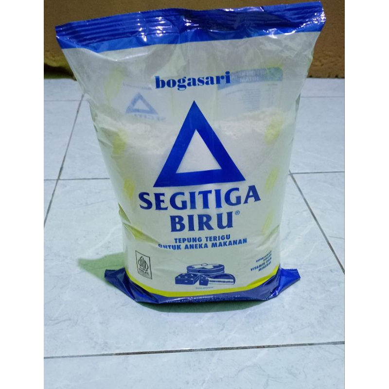 

Terigu segitiga biru 1 kg