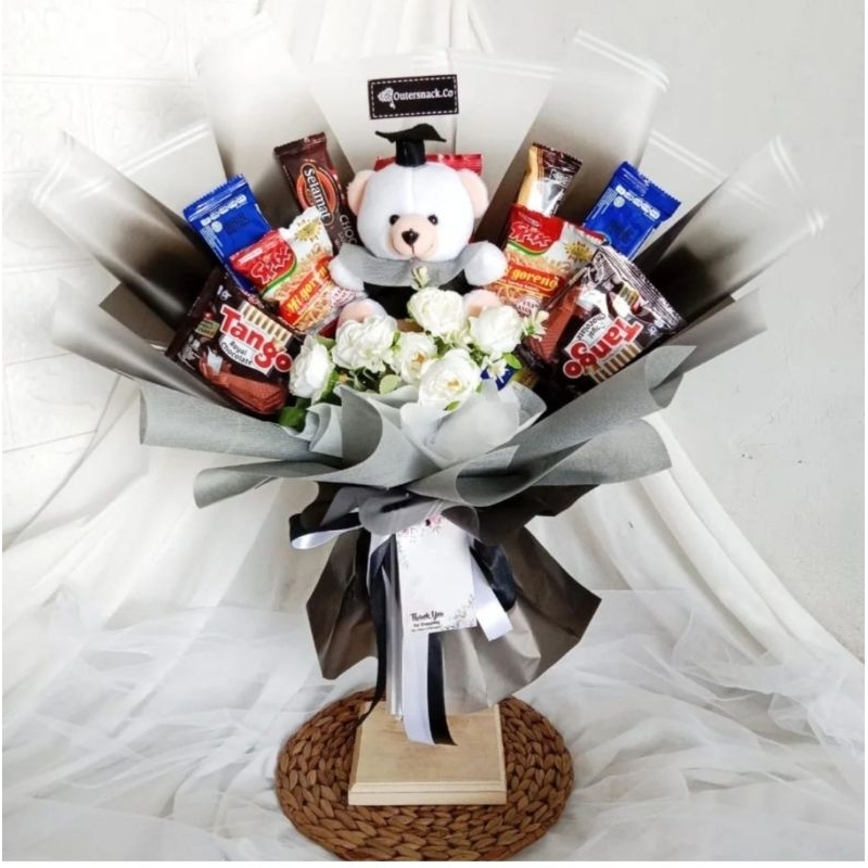 Buket Snack dan Boneka / Buket Wisuda/ Buket Boneka / Buket Bunga