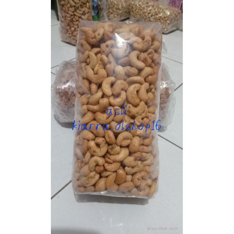 

Kacang Mede utuh matang 1kg