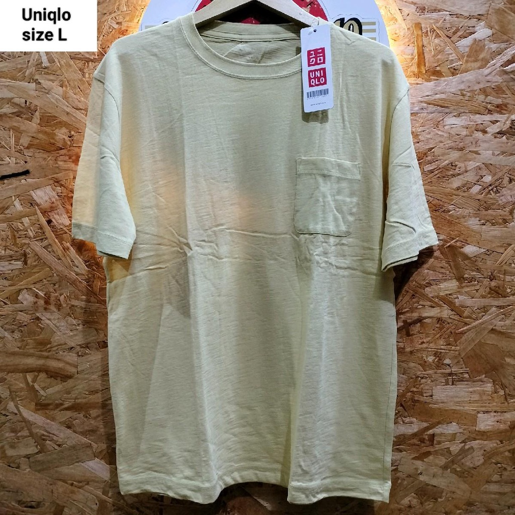 KAOS PRIA WANITA UNIQLO T-SHIRT