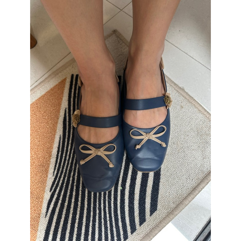 preloved pvra ara shoes navy size 38