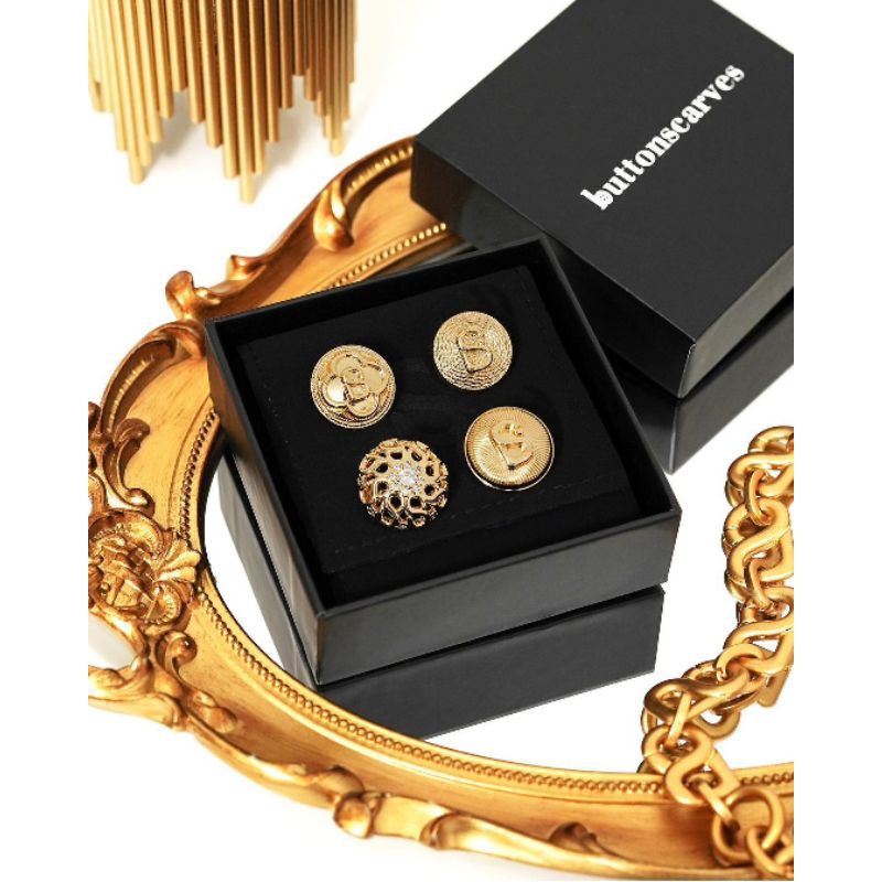 BUTTONSCARVES PETITE ROUND BROOCH