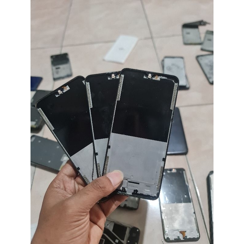TATAKAN LCD TULANGAN FRAME REDMI 8 8A PRO ORI COPOTAN