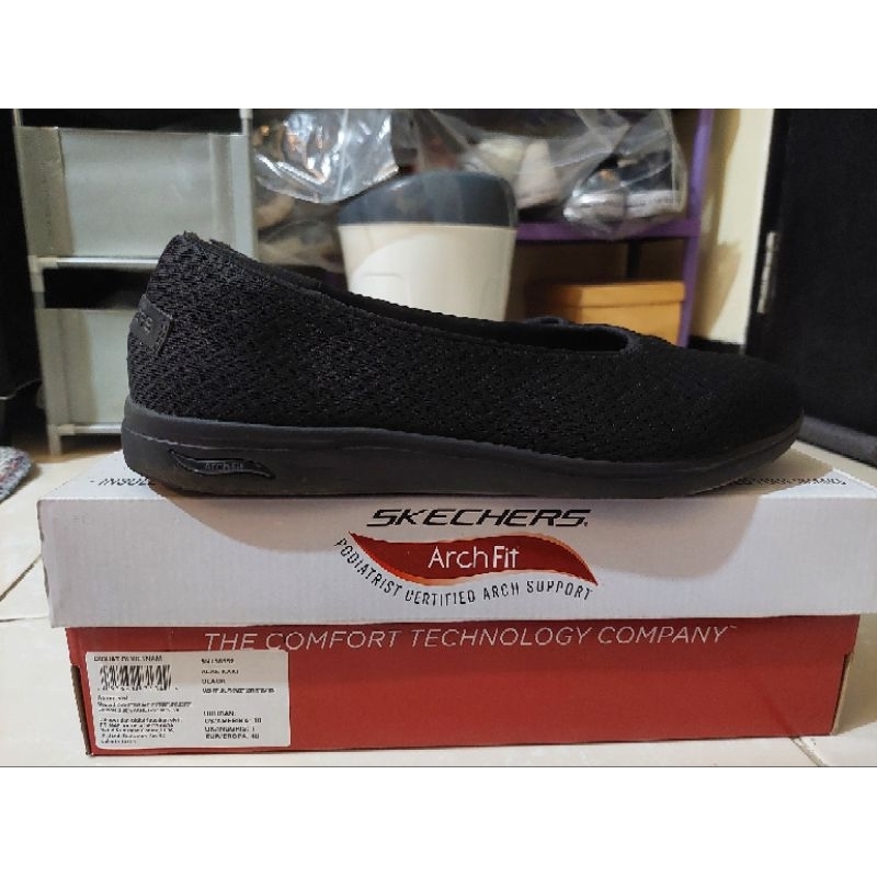 skechers arch fit uplift women (preloved)