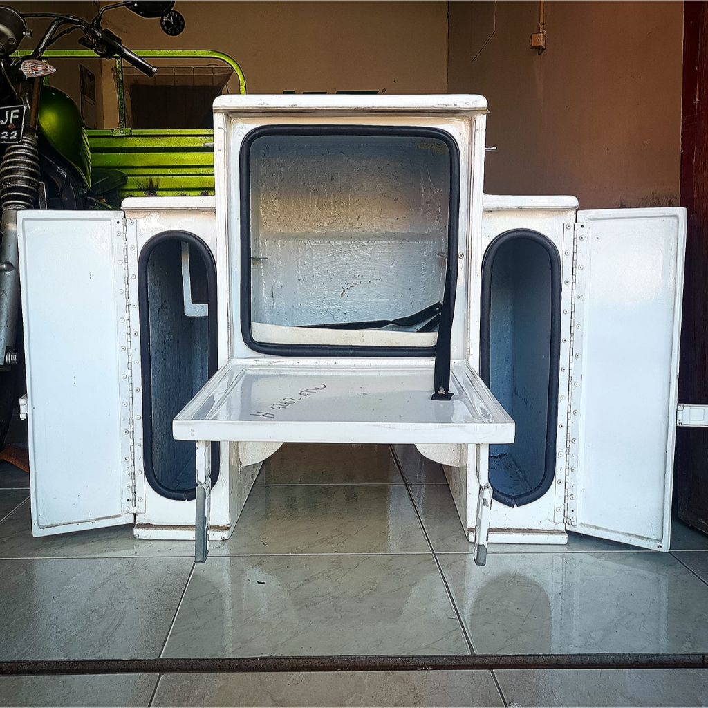 BOX DELIVERY FIBERGLASS 3 RUANGAN