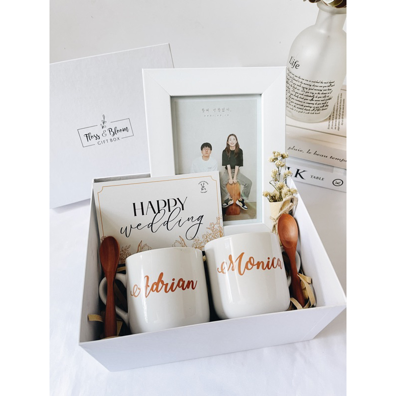 GIFT BOX D (2 mug dan sendok kayu,1 frame) /Kado Mug Couple/Kado Wedding/Mug custom