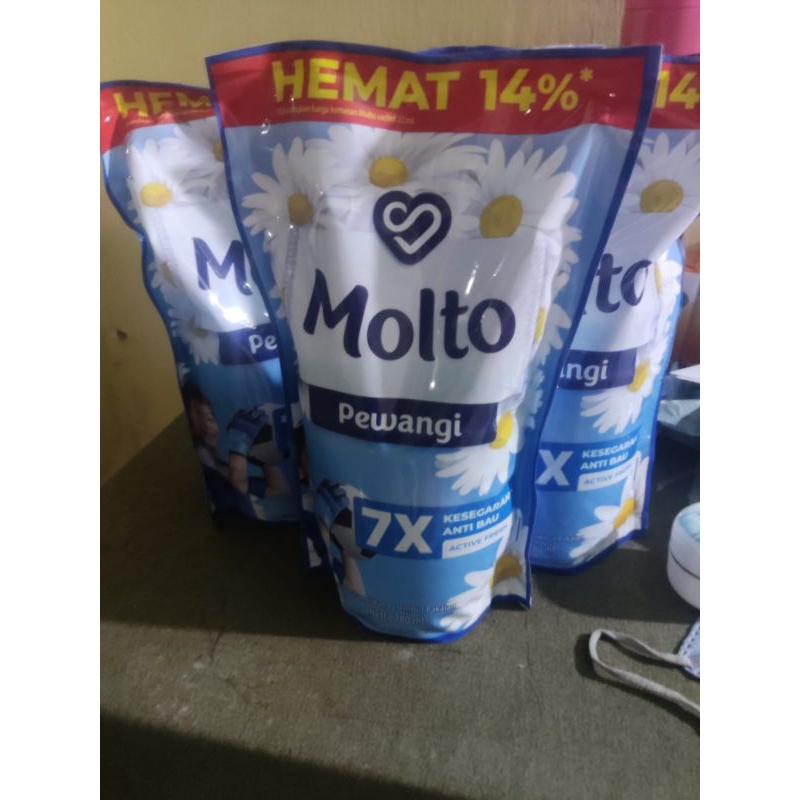 Molto pewangi pakaian 780ml