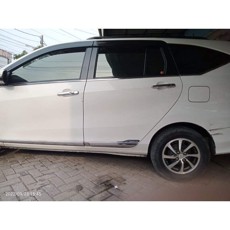 Sticker Deluxe Daihatsu Sigra