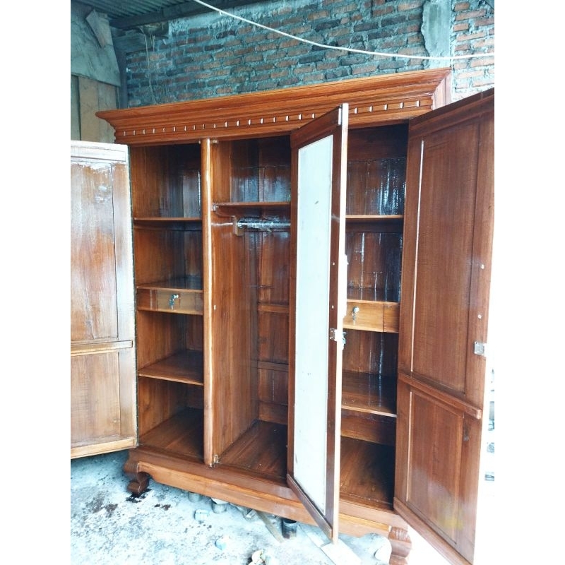 lemari pakaian 3 pintu kaca double hambal kayu jati muda(jati manium)