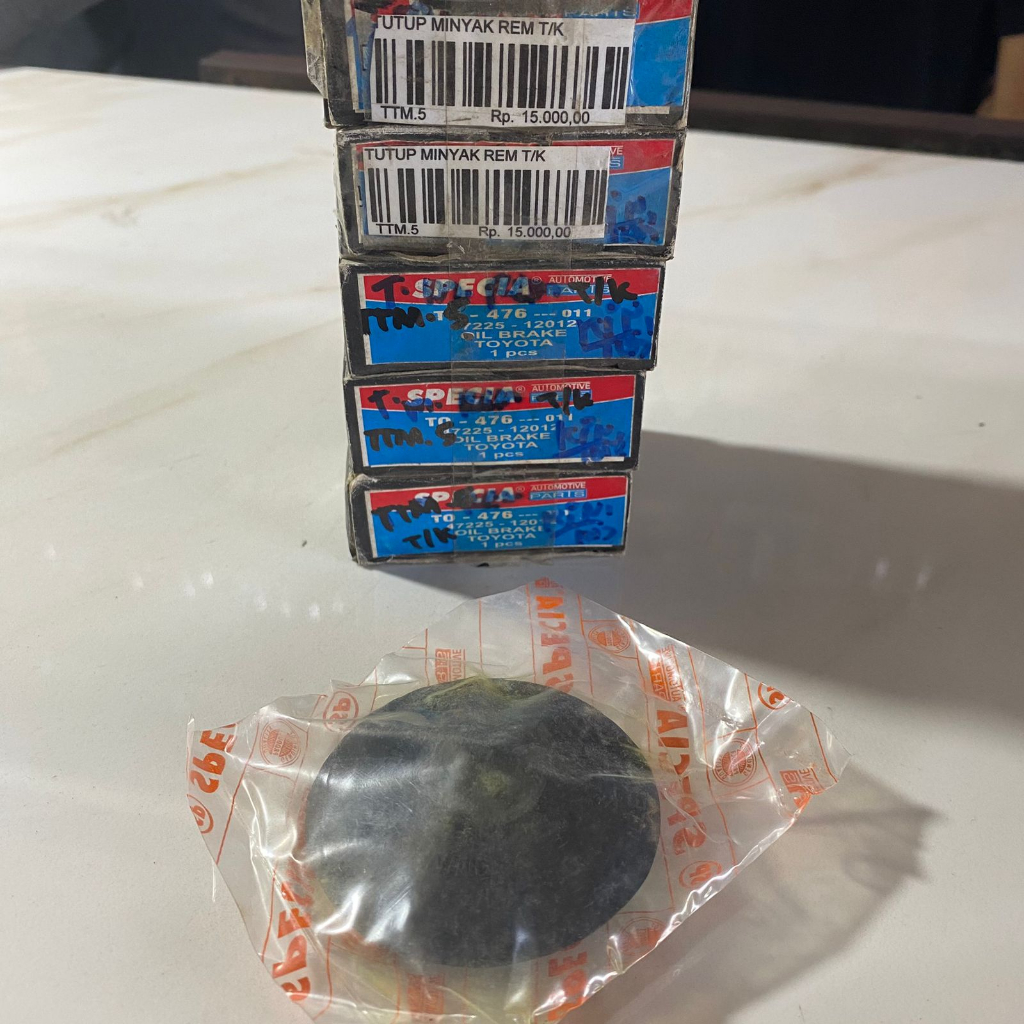 TUTUP MINYAK REM MOBIL TOYOTA KIJANG MEREK SPECIA 47225-12012