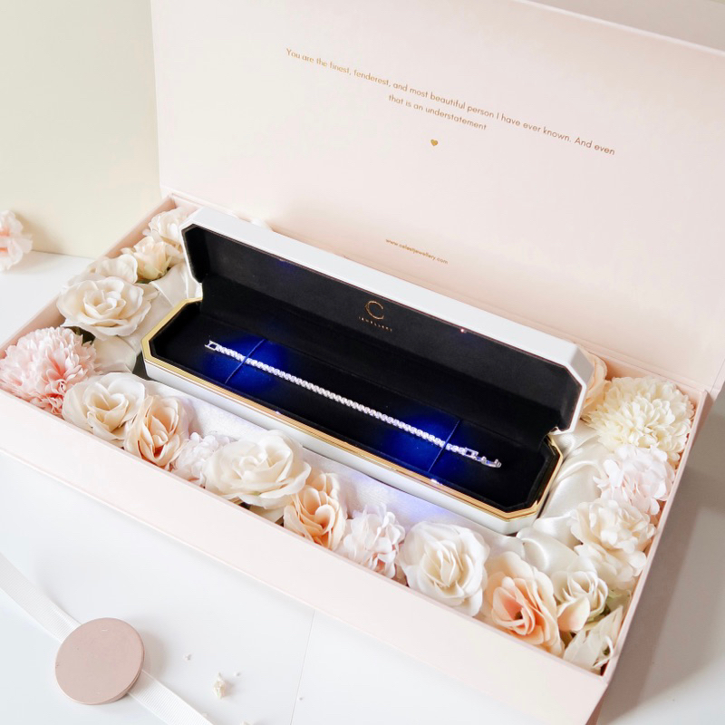 

[ADD-ON] Celest - Exclusive Flower Jewelry Gift Box | Valentine Hampers | Kado Pacar Istri Anniversary Ulang Tahun | Kotak Bunga | Aksesoris Perhiasan Wanita Lapis Emas Asli 18K Gold Plated