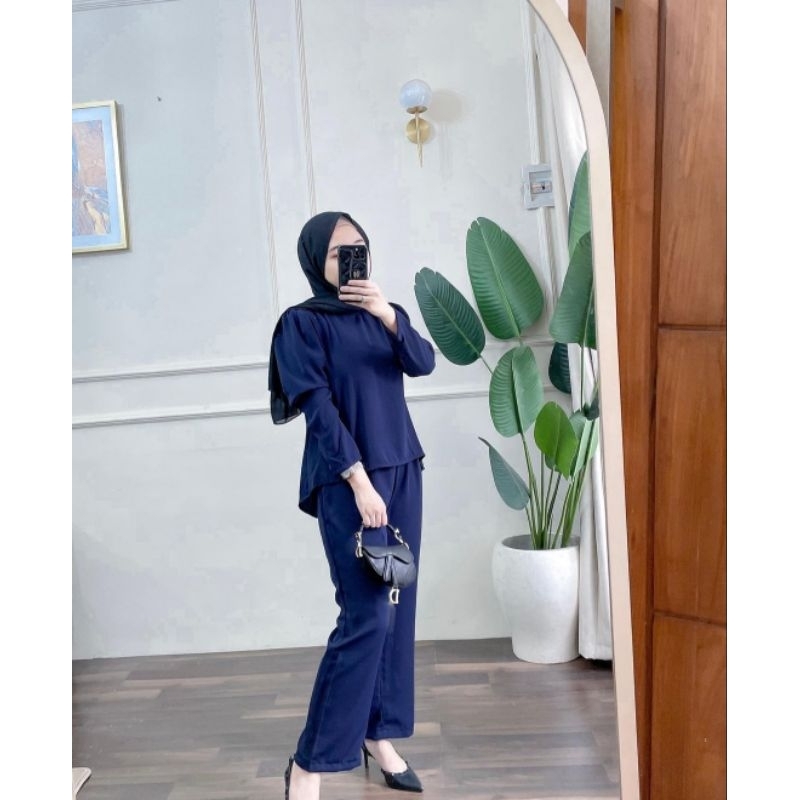 Preloved ONE SET NAVY BY SC HIJAB