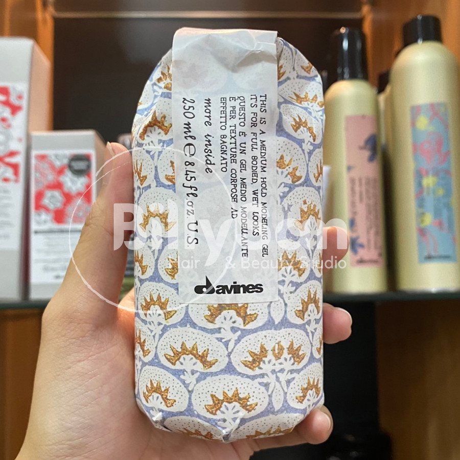 

Davines Medium Hold Modeling Gel 250ml. Anti frizz, rambut elastis
