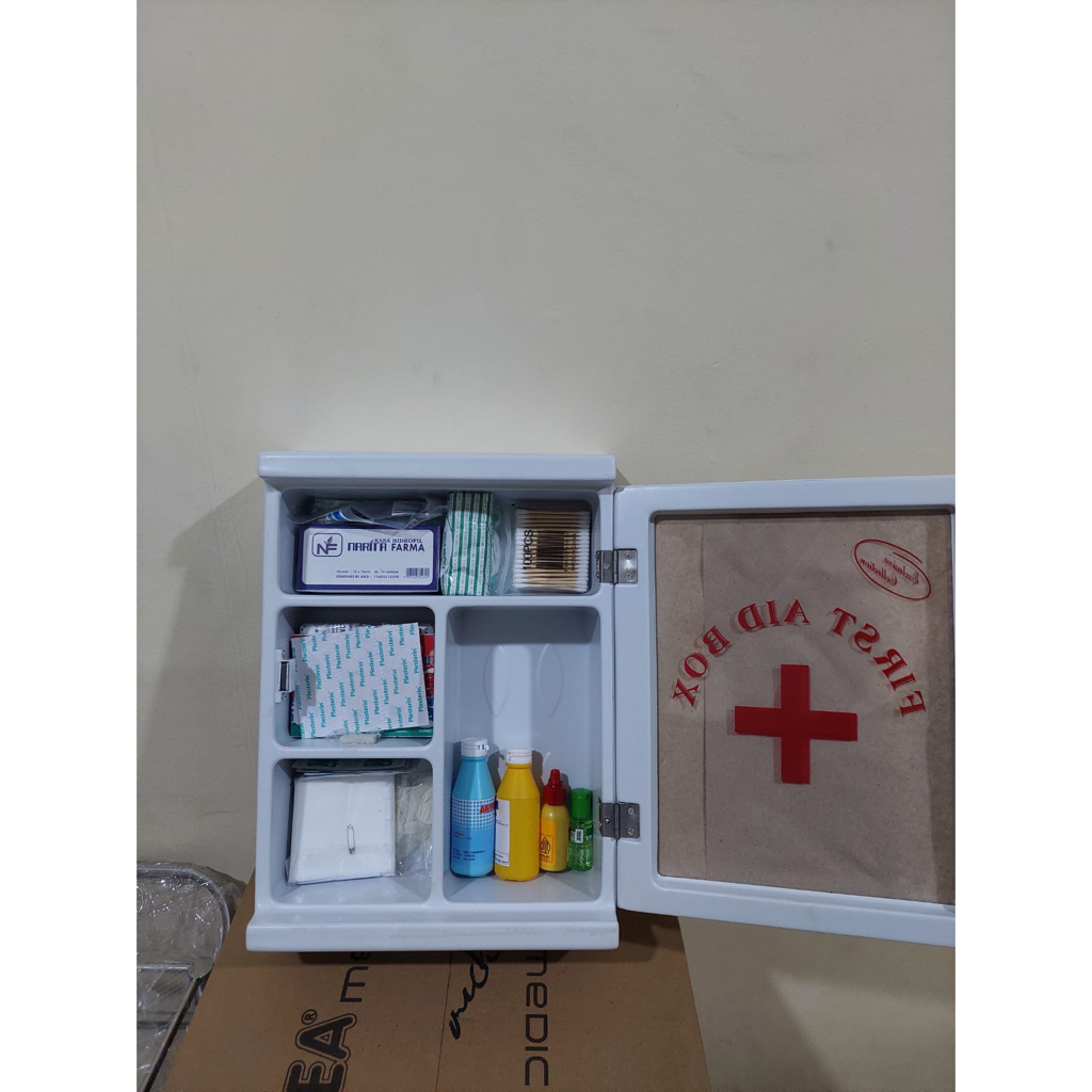 Kotak Obat P3K Standart / Kotak p3k dinding