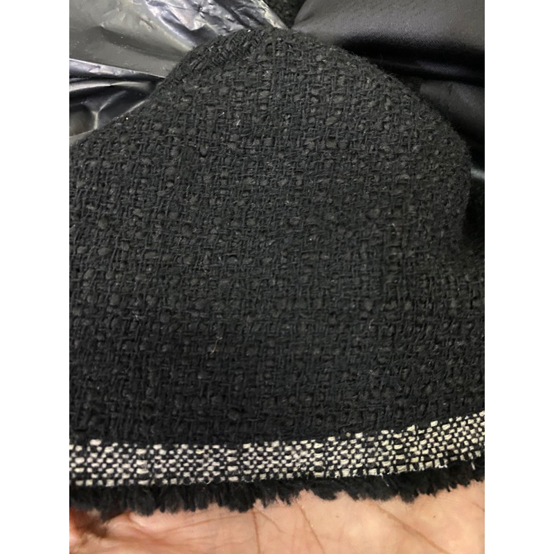 kain twede chanel hitam polos import