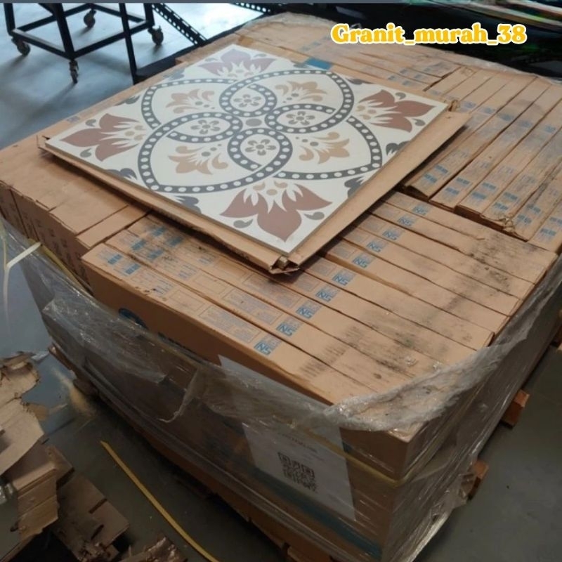 granit 60x60 motif bunga