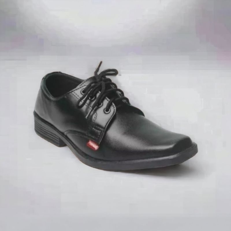 Sepatu Pantofel Pria Tali Kickers