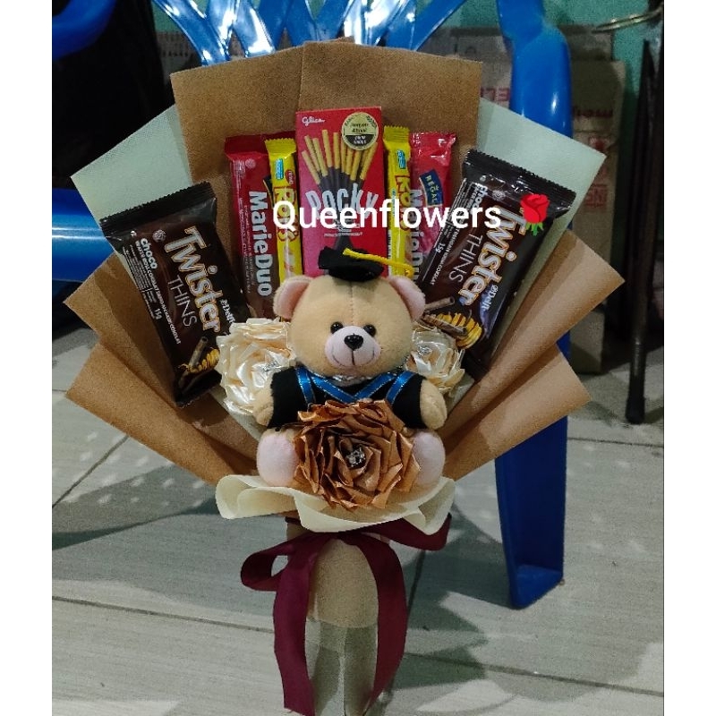 Buket boneka wisuda + snack + pocky