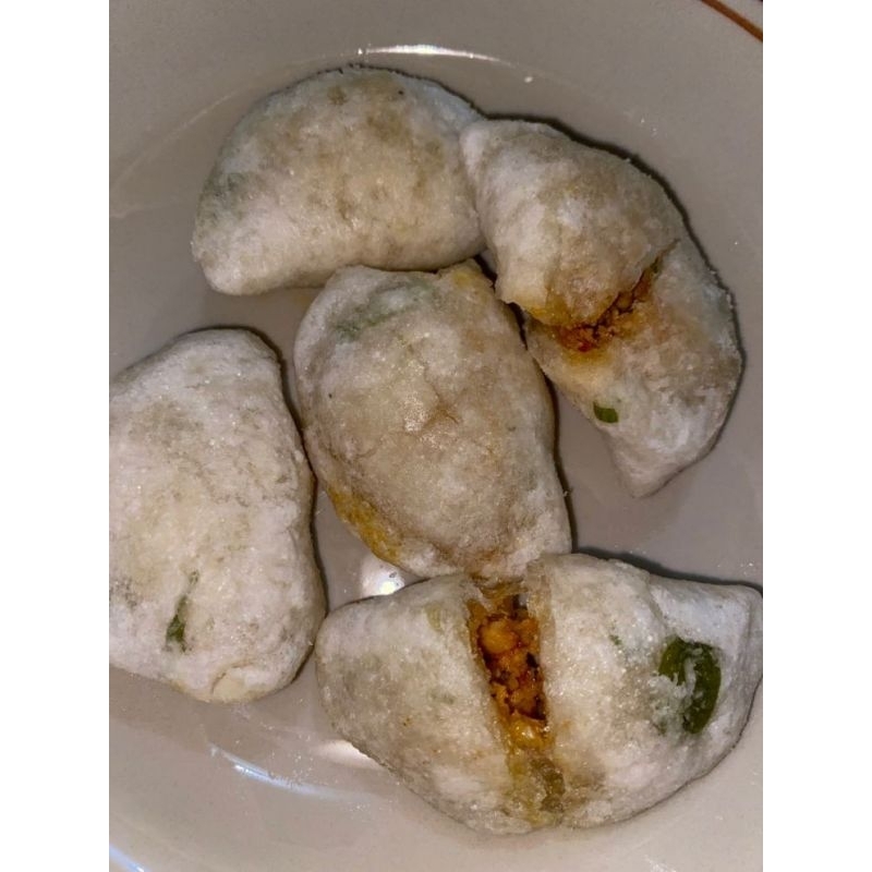 

Cireng Isi Ayam Suwir Pedas (cireng Frozen)