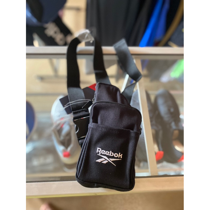 Tas Reebok Hitam Selempang