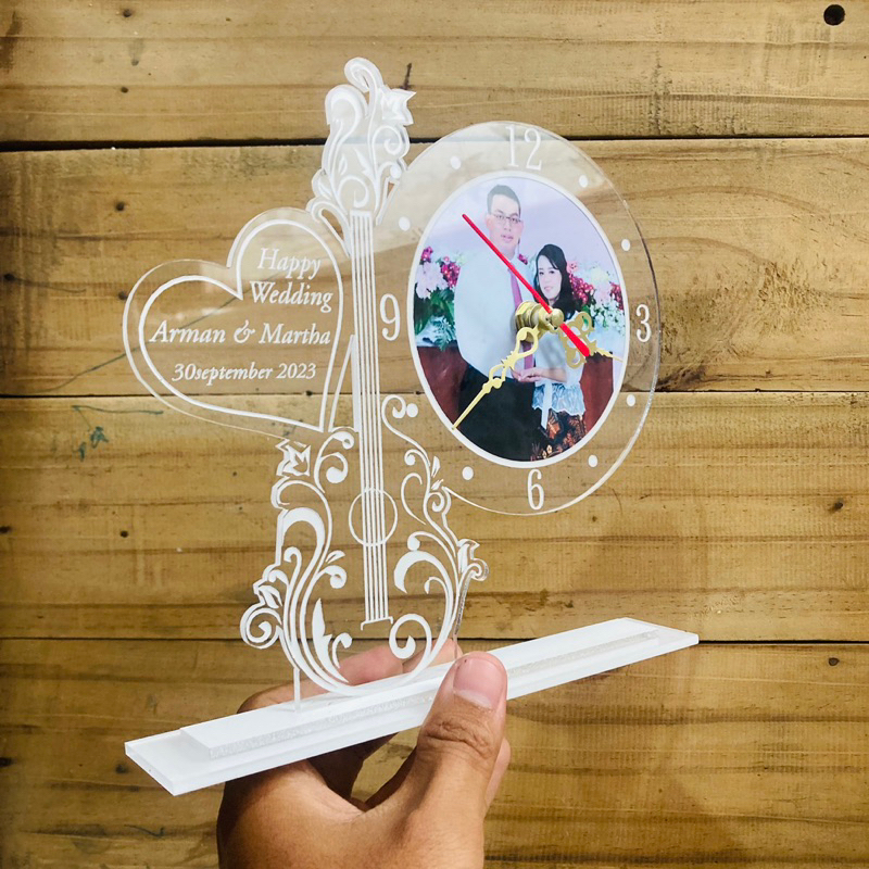 

Kado Pernikahan Jam Duduk Custom Bonus Box Kado dan Pita