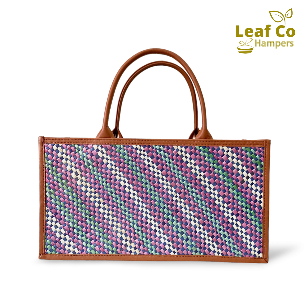 

Leaf Co - Hampers Anyaman Pandan Lurik Tas Hampers Etnik Bungkus Kemasan Serbaguna