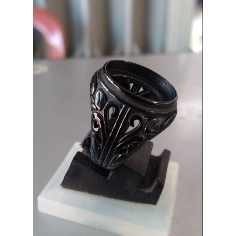 Emban titanium hitam dim 16x12