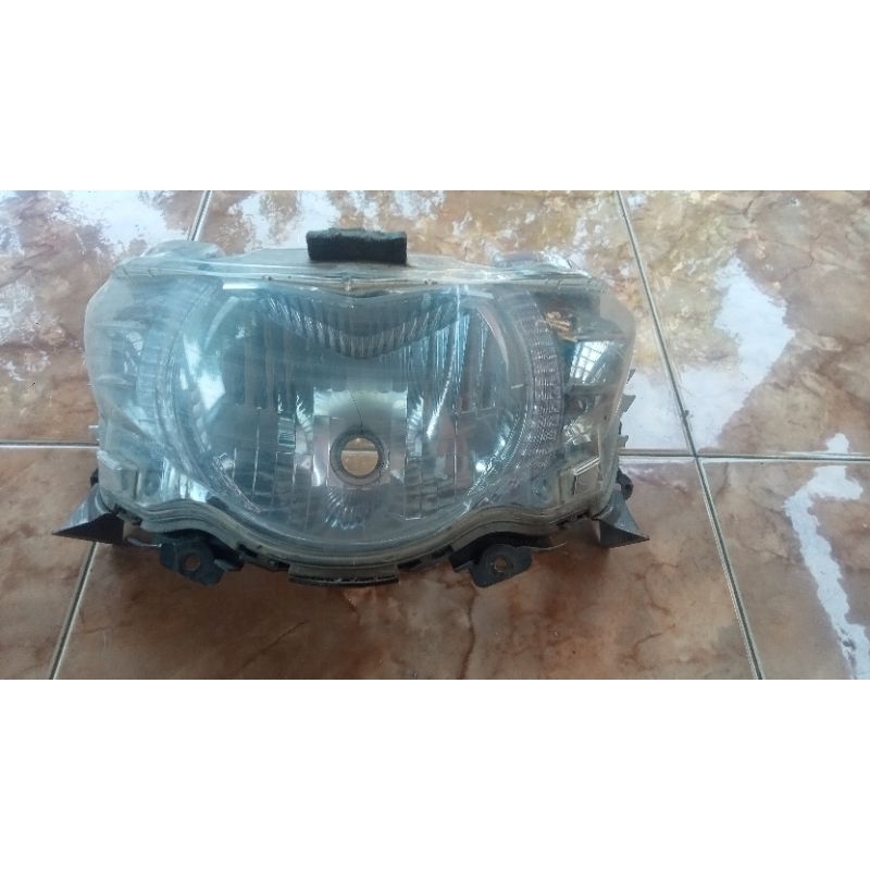 Lampu depan Yamaha Xeon GT 125