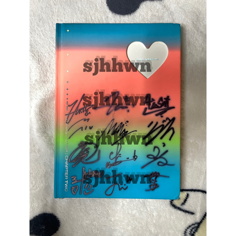 Treasure signed album the first step chapter 2 (I LOVE YOU)